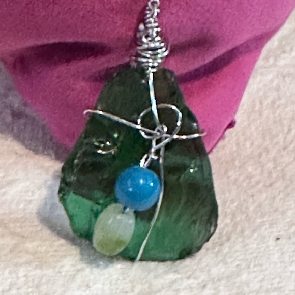 Green Glass and beads Wire-Wrapped Pendant Handmade Jewelry brut Art 4174-4170 B - Picture 8 of 11